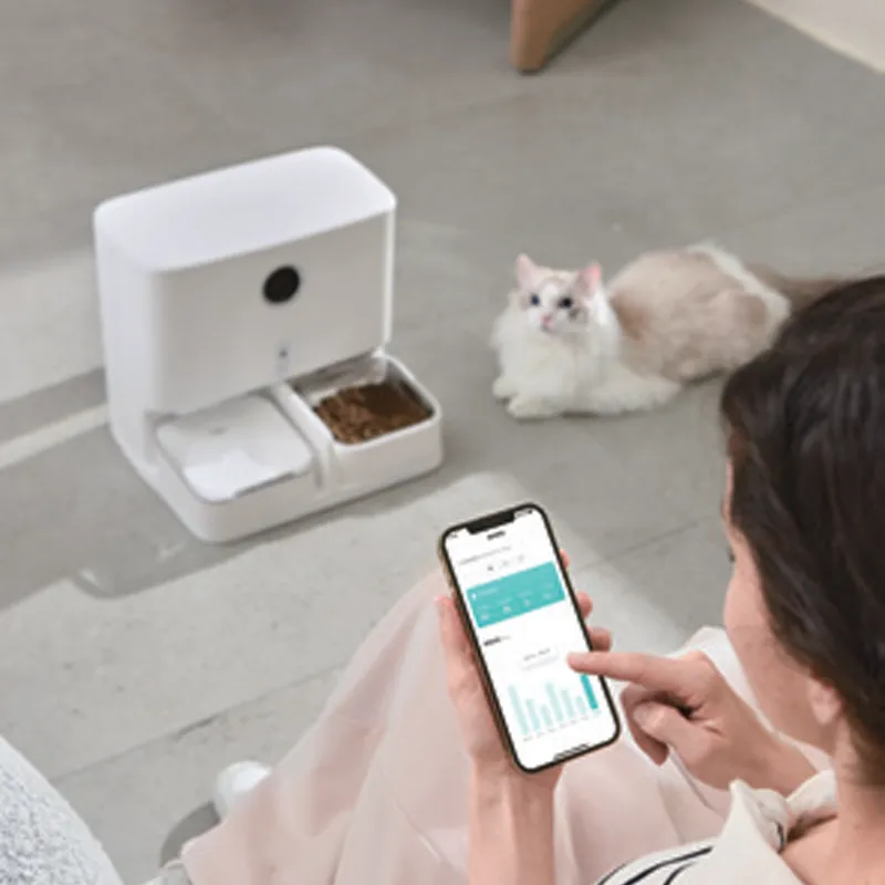 Distributeur de nourriture et fontaine intelligents pour animaux de compagnie en vente en Chine